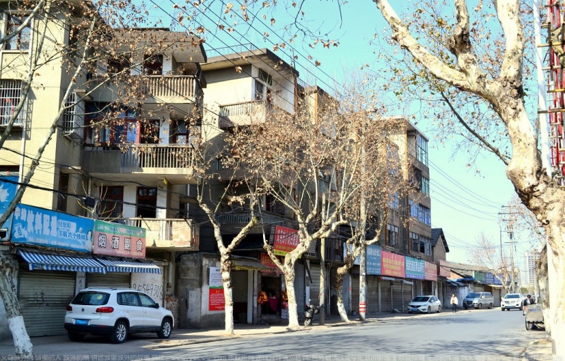 这里是车站路，往前走就是义乌之心